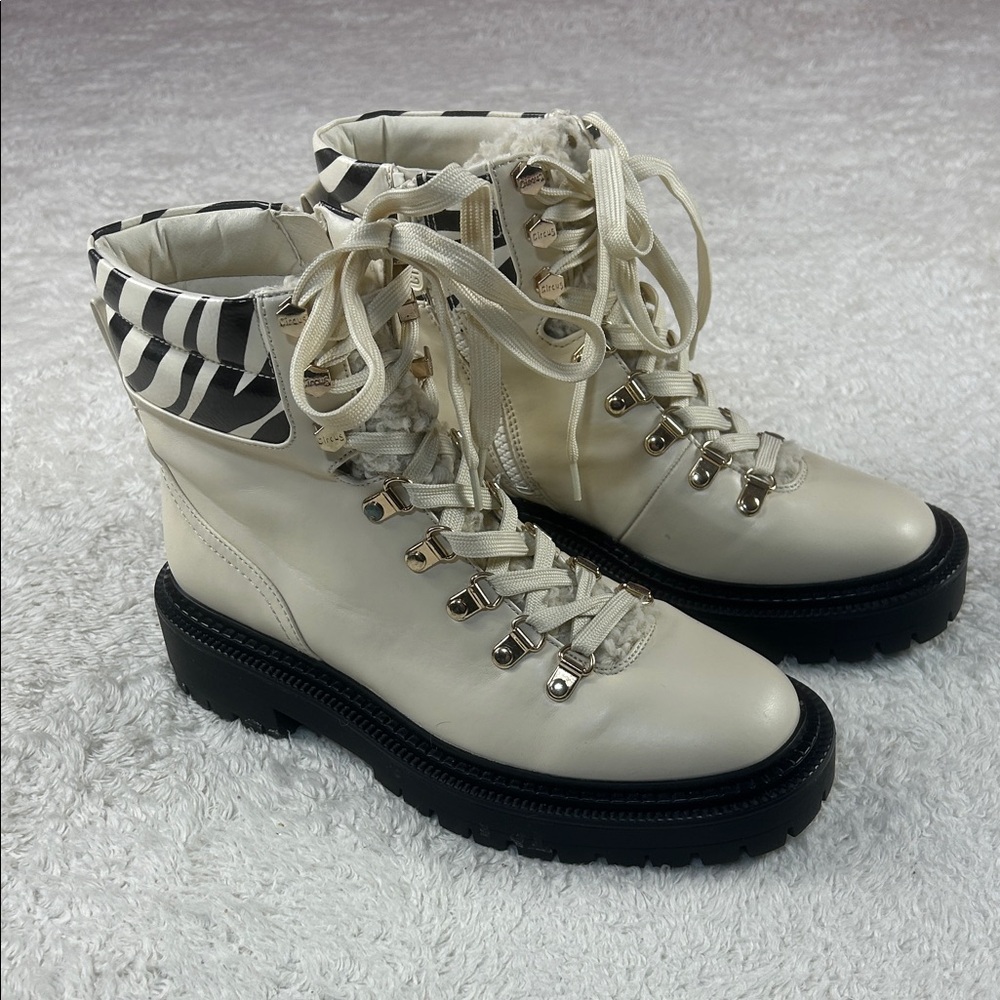 Circus Sam Edelman cream lug sole faux shearling hiking boots, size 8